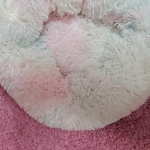 Calming Soft Light Pastel Small Pet Bed NWOT - Picture 3 of 9